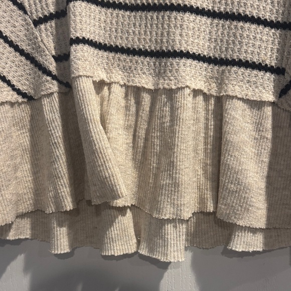 Elegant Striped V-Neck Peplum Top - Cream and Black - Picture 4 of 7